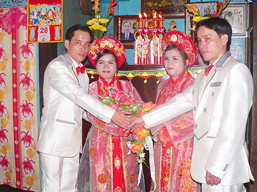1387181711 damcuoikilanhatnam2013 tinhyeugioitinh eva1 jpg7 jpg1 Top những đám cưới kỳ lạ nhất năm 2013